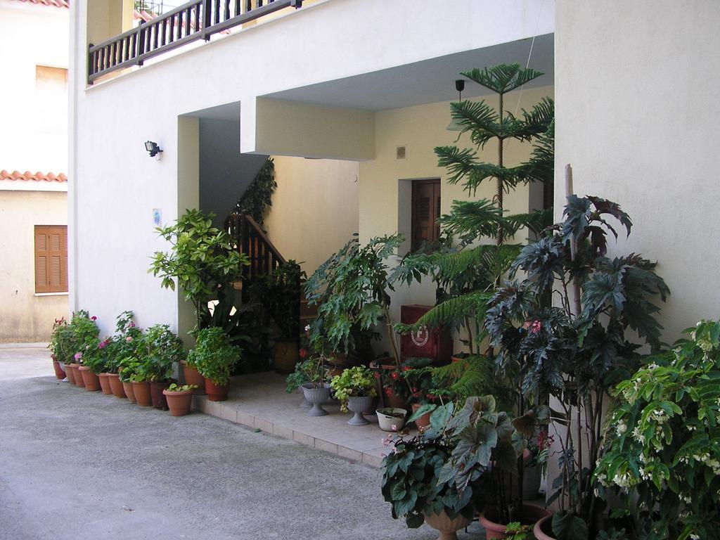 Aris Junior Studio & Apartments Neo Klima Exterior foto